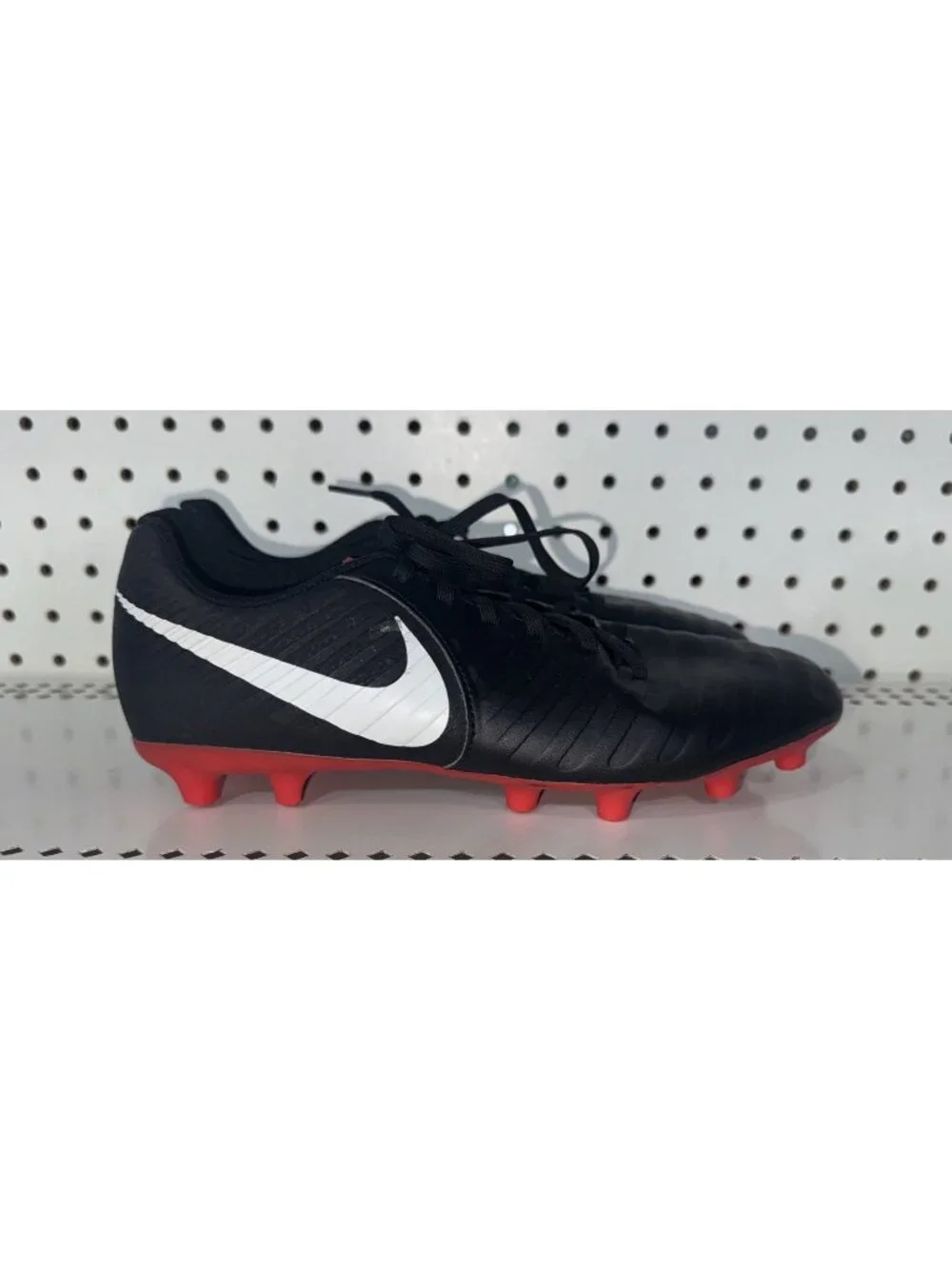 Nike Tiempo Legend 7 Club FG Mens Soccer Cleats Size 7 Black Red White